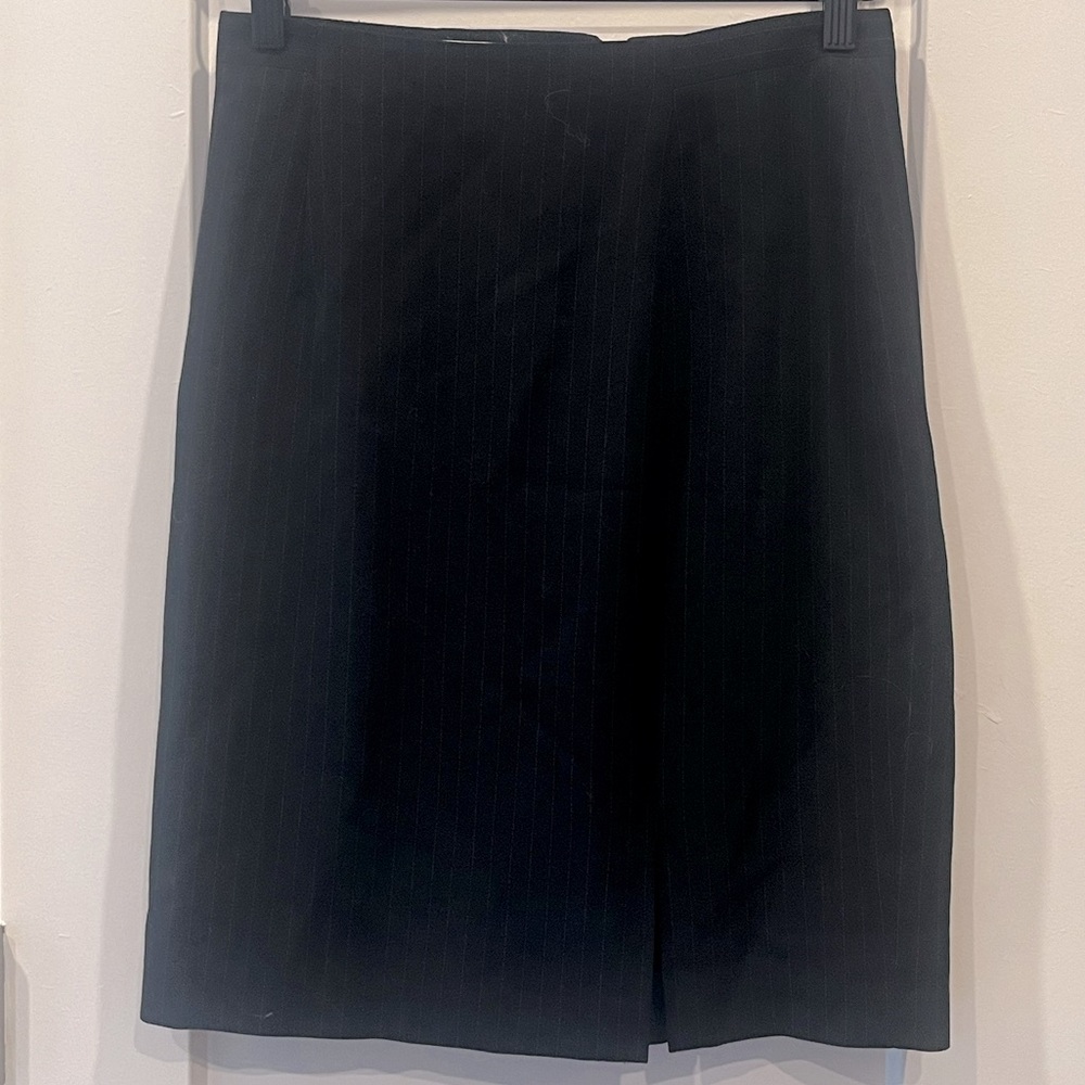 Ann Taylor Vintage Classic Black Pinstripe Pencil Skirt (Size 6)